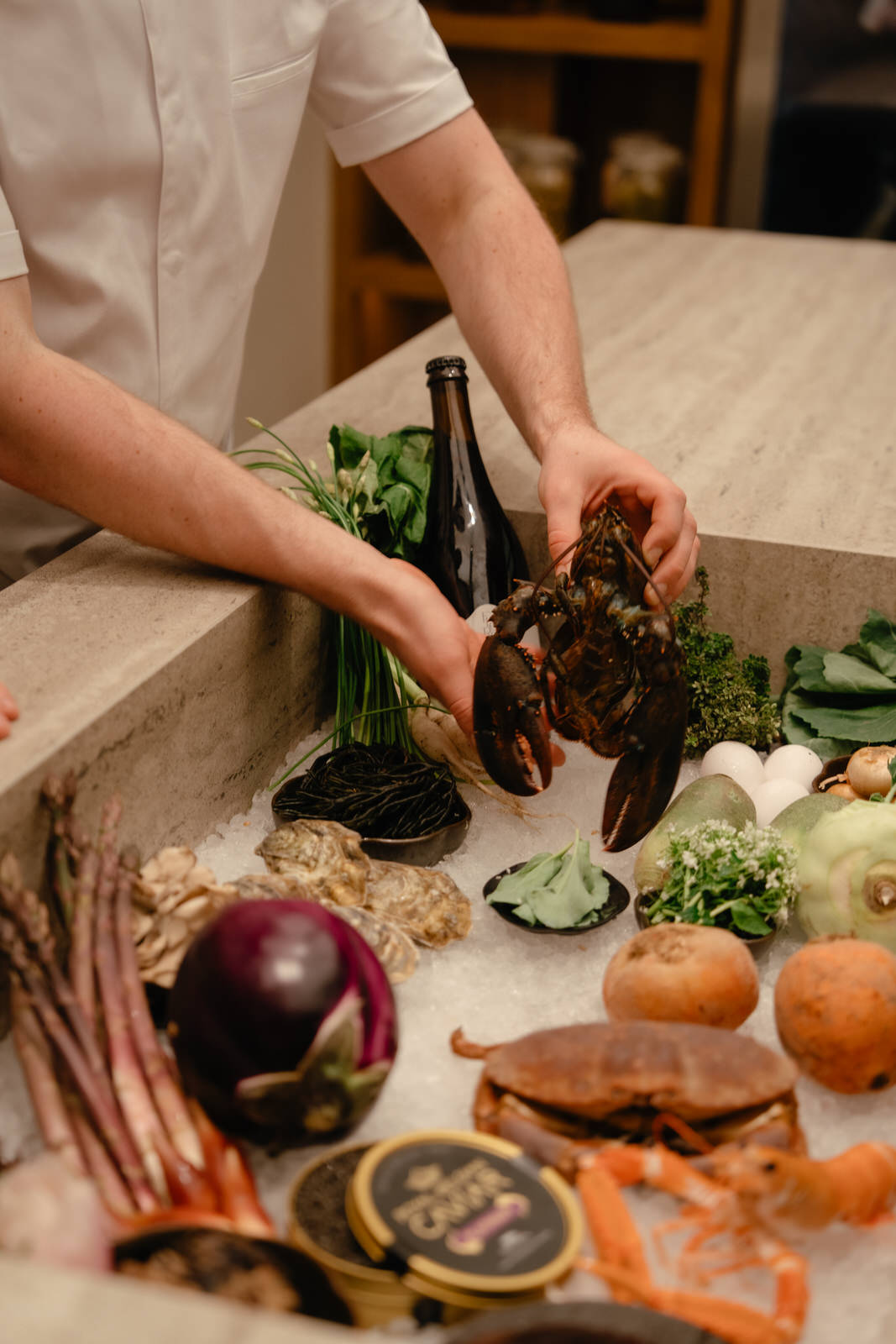 Restaurant Flore in Amsterdam – conscious fine dining with seasonal and sustainable ingredients.